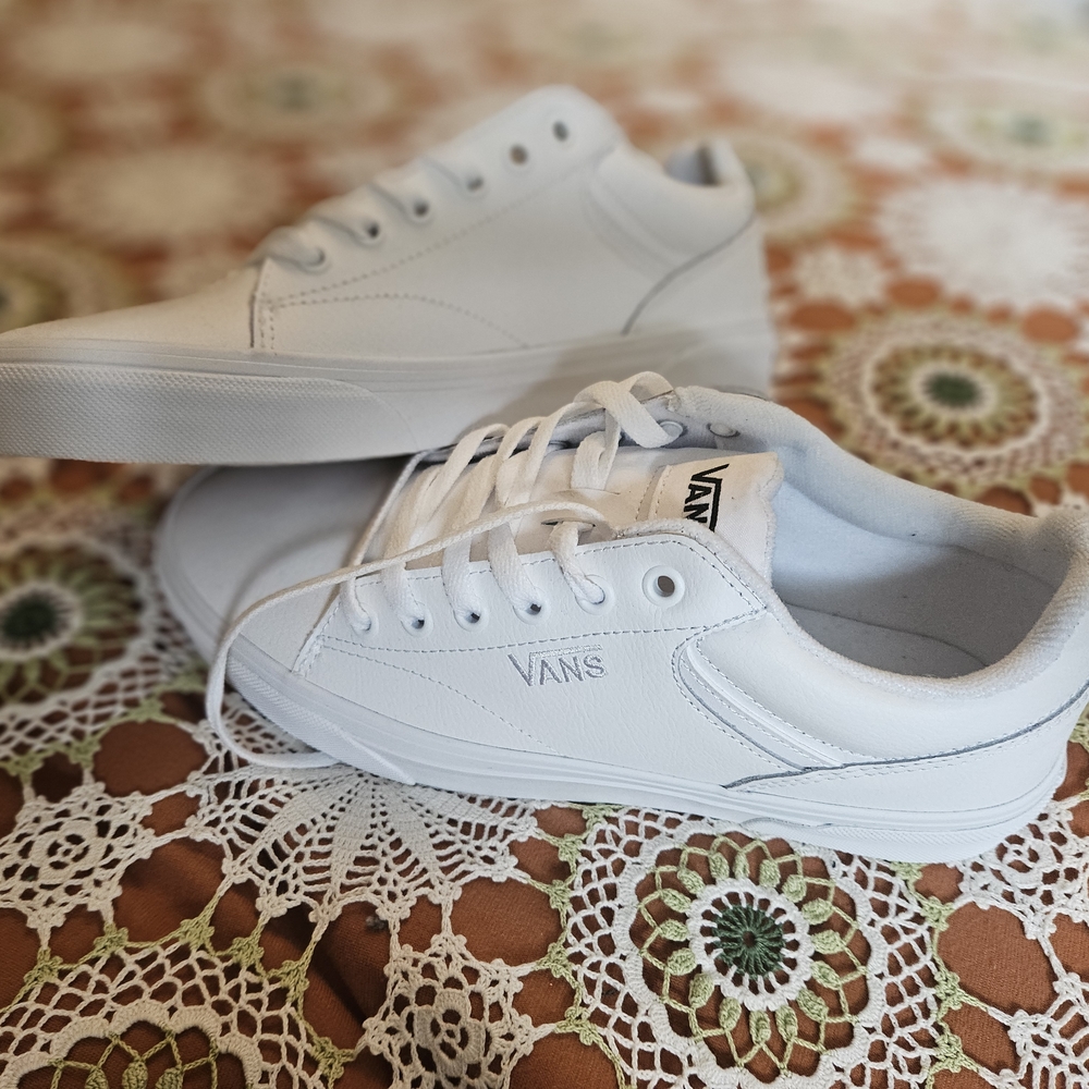 Vans Men's White Low-Top Leather Sneakers